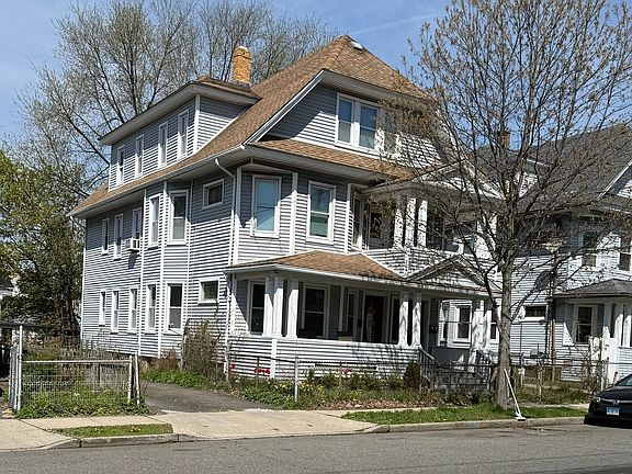 3rd image of 739-743 Brooks Street