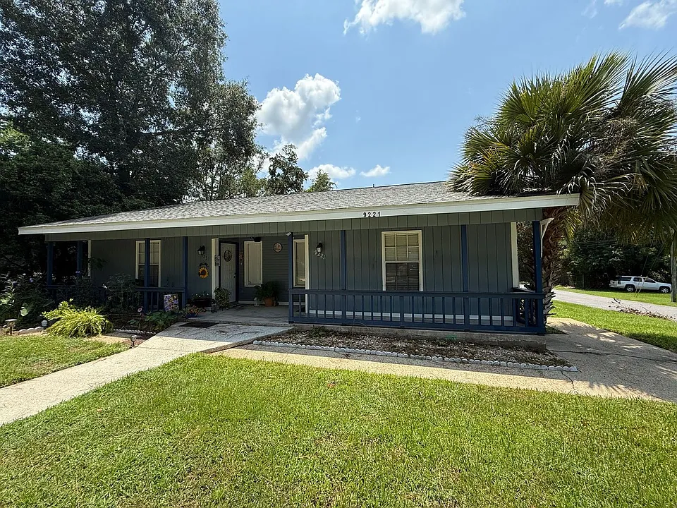 9221 Beatrice Dr