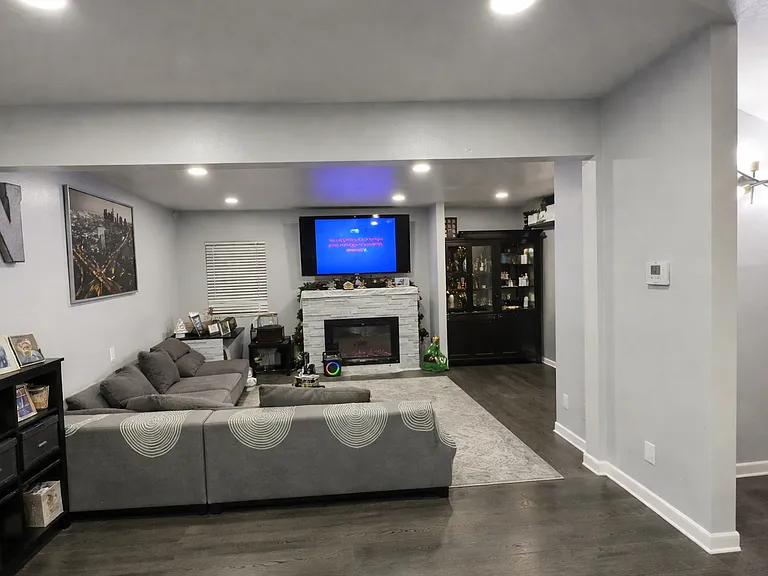 1414 E Acacia Ave — Photo 3
