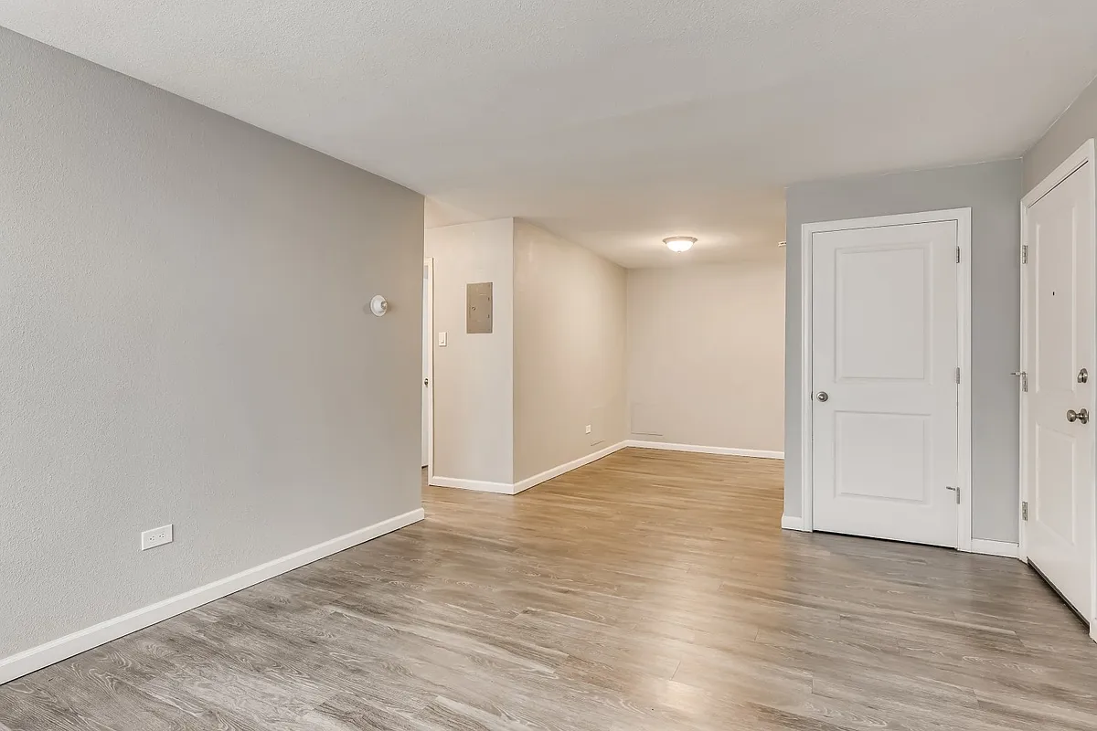Building Photo - 1555 Grove St #205