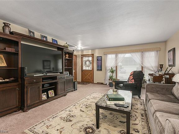 5th image of 22868 Pocono Dr