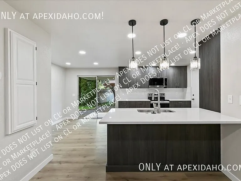 249 S Harlan Pl — Photo 10