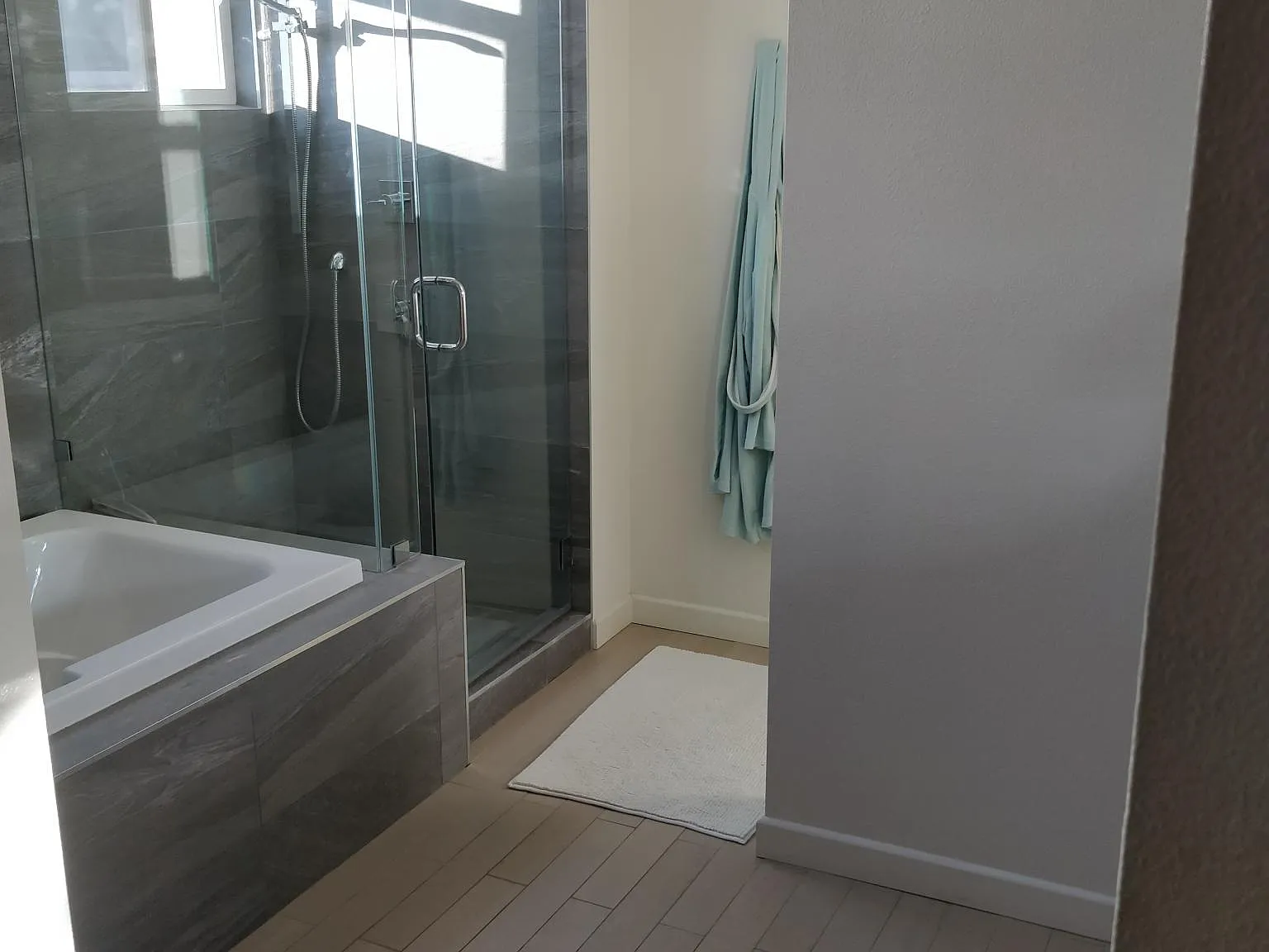 3 bed, 2.5 bath, 2250 sqft, $4,400 — Photo 4
