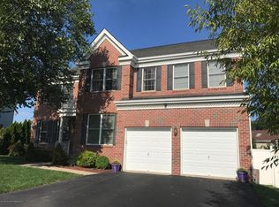 19 Quail Dr, Old Bridge, NJ 08857