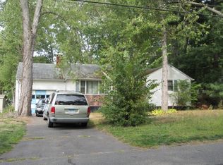 106 Pershing St, Bloomfield, CT 06002