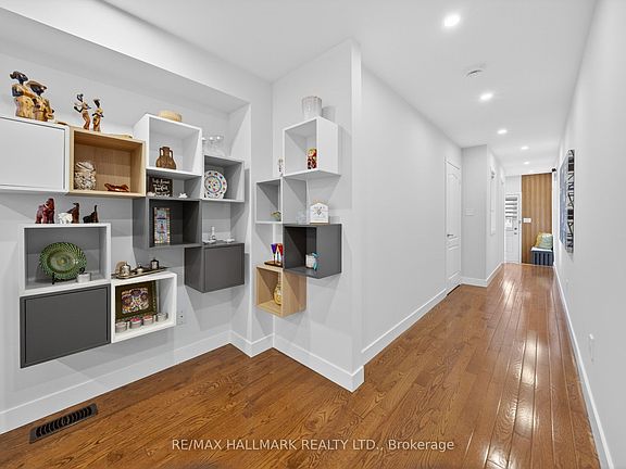 4th image of 64 Coranto Way