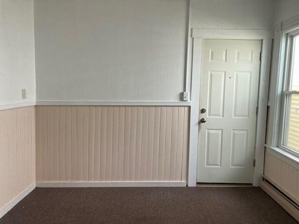 110 Main St APT 3, Colebrook, NH 03576
