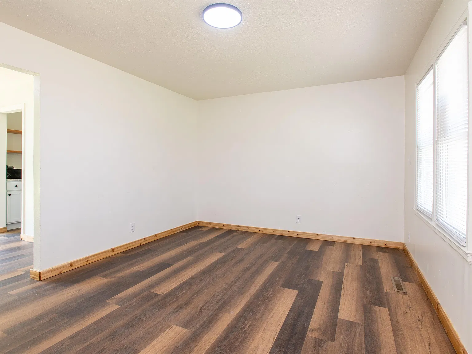 2345 S Greenwood St - 1 — Photo 2