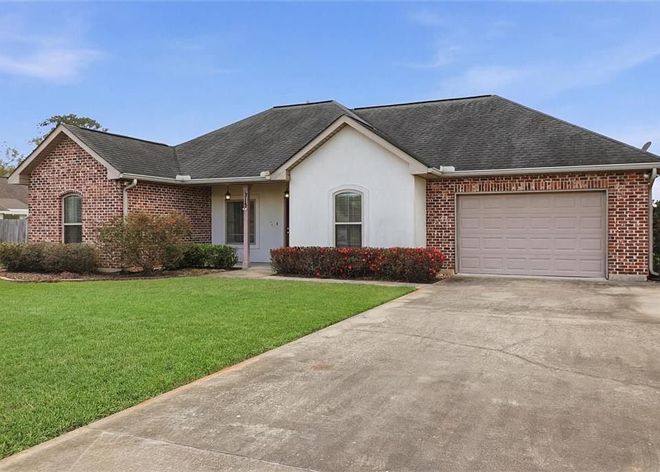 1st image of 310 Marle Loop