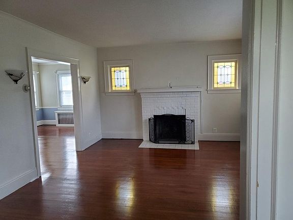 3rd image of 131 5th Ave