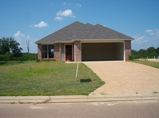 482 Fairway Ave, Byram, MS 39272
