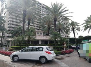 1 Grove Isle Dr, Miami, FL 33133
