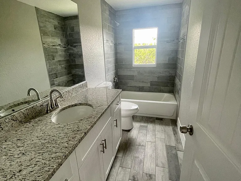 315 Sweetwater Dr — Photo 9
