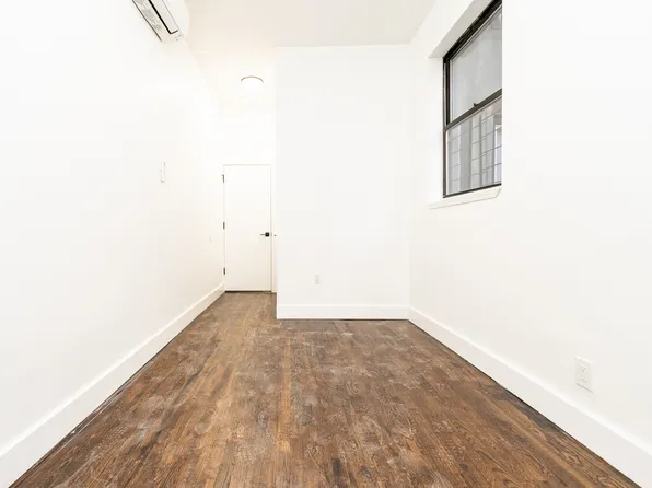 637 Willoughby Avenue image 9 of 14