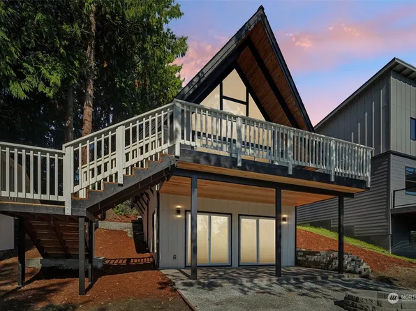 1827 Lake Drive, Camano Island, WA 98282