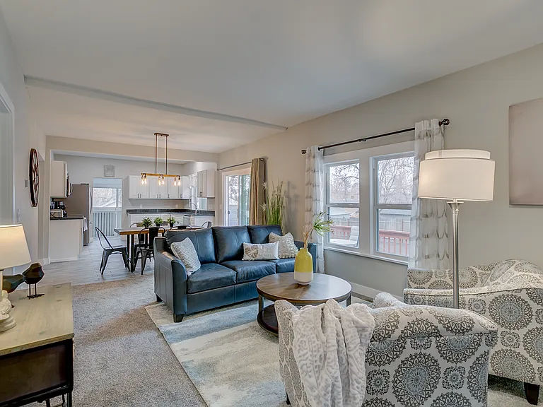 439 N Walnut St — Photo 28