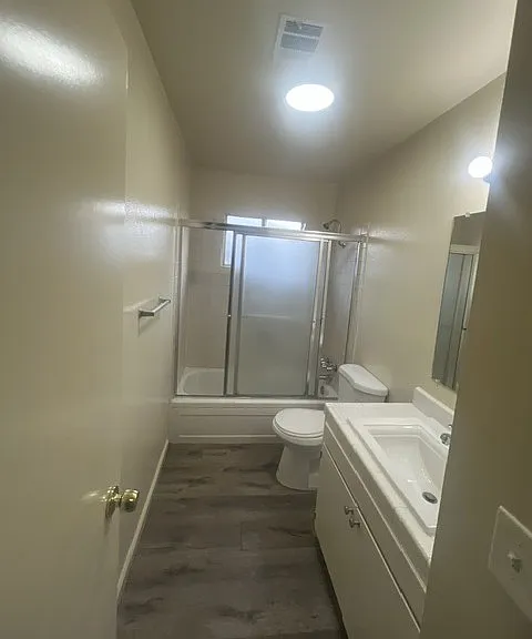 600 N Blackstone St #5 — Photo 4