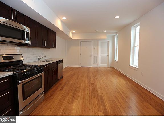 3rd image of 3044-46 Richmond St #6