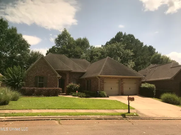 215 Rue Beau Chene Rd, Ridgeland, MS 39157