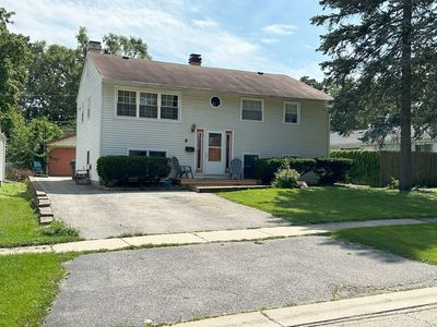 335 N Lakeshore Dr, Mundelein, IL, 60060