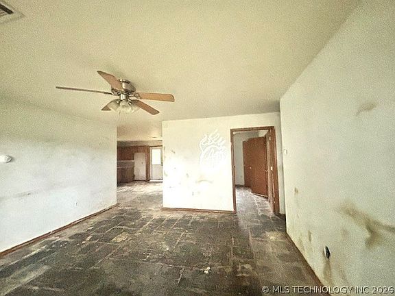 2nd image of 2106 N Hickory St