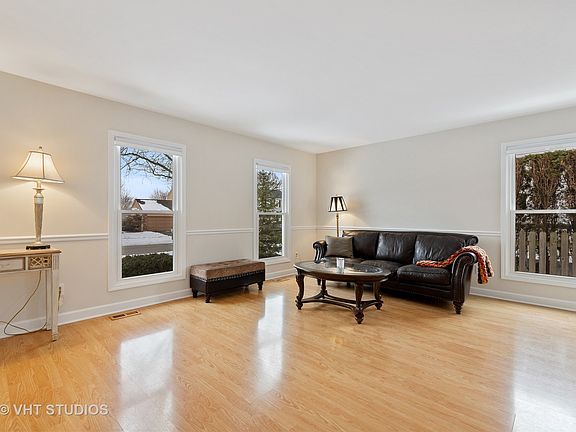 2nd image of 1520 Banbury Ave