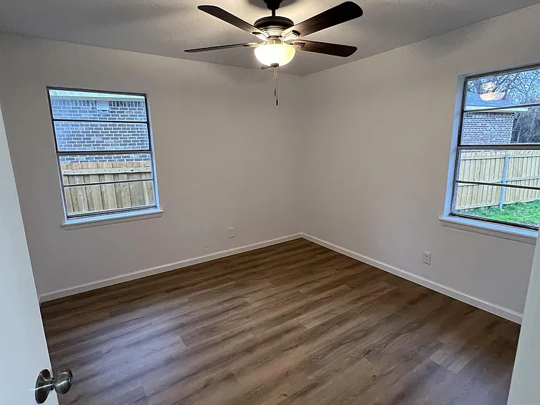 309 S Park St — Photo 7