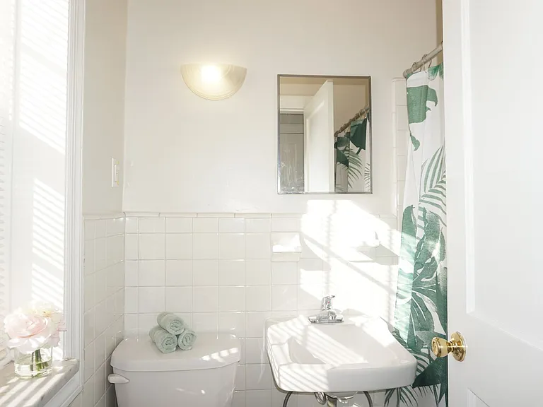 1 Oakland Ter — Photo 11