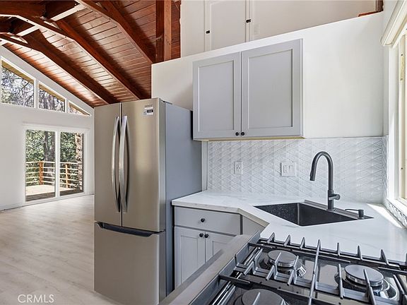 3rd image of 2009 Bernina Dr