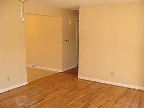 4th image of 1801 Sheree Ln