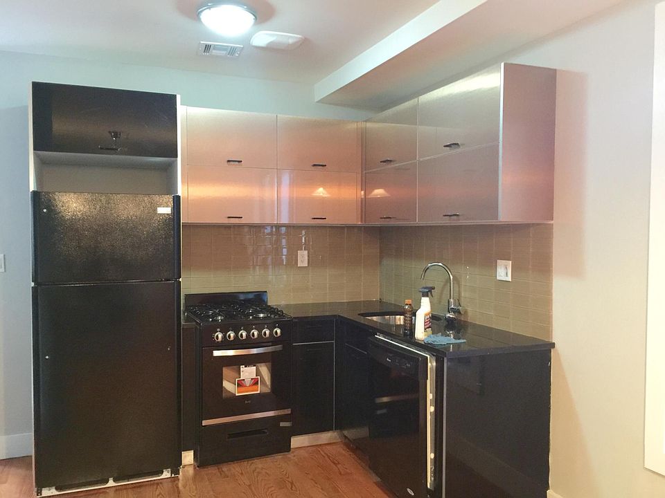 1st image of 590 Marcy Ave #3