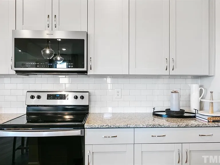 128 Gosford Ln — Photo 6
