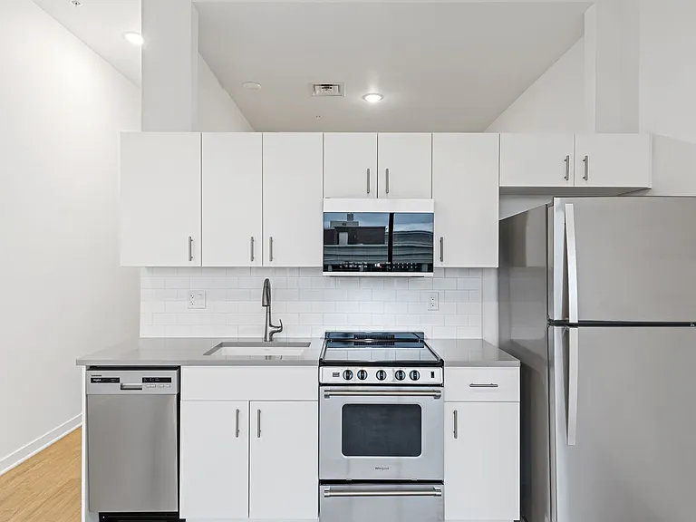 501 S Capitol Ave — Photo 102