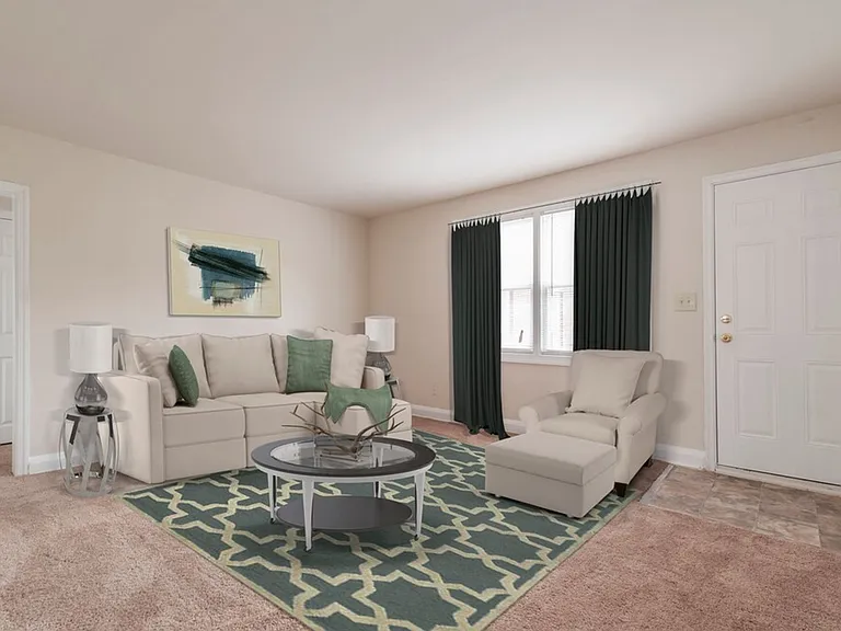 Oaklee Village Apartments — Photo 11