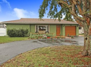 9600 NW 80th St, Tamarac, FL 33321