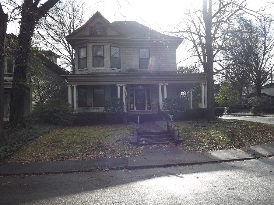 1st image of 1353 Carr Ave