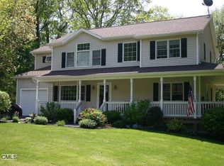 58 Mist Hill Dr, Brookfield, CT 06804
