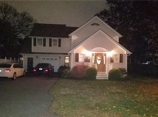 20 Liverpool St, Warwick, RI 02886