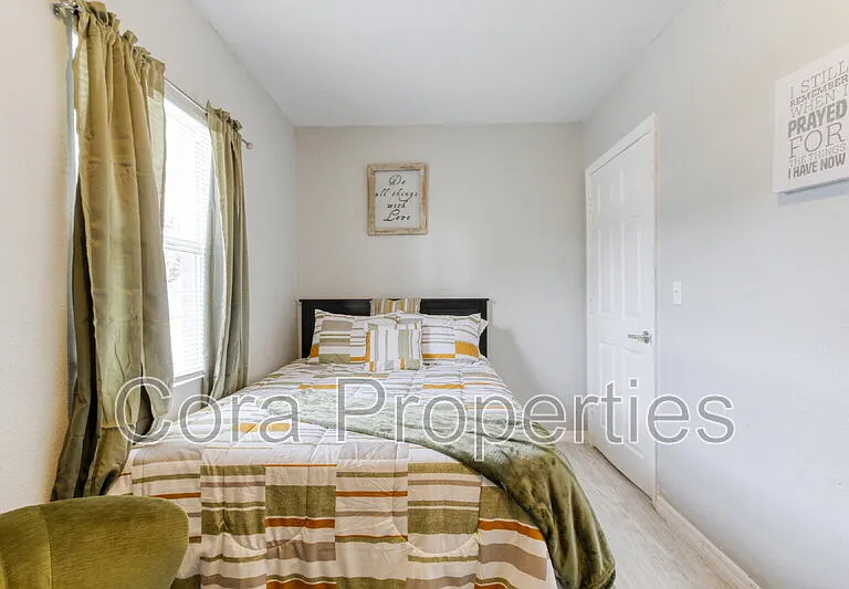 685 Sears Ave NE #4 — Photo 34