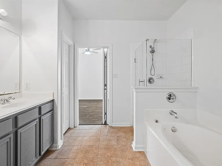 13223 Southpoint Ln — Photo 20