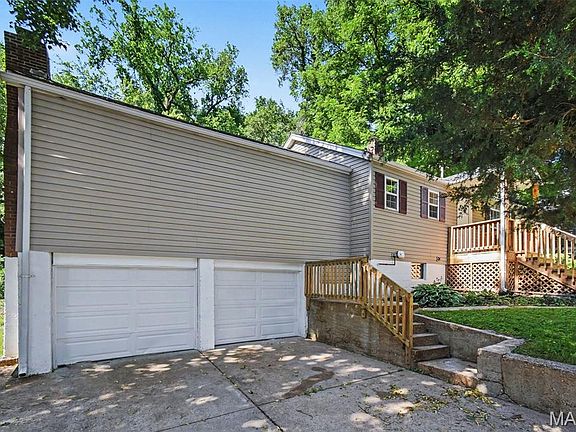 3rd image of 824 N Forest Ave