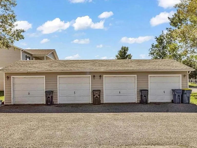 42 N Hunters Way #D — Photo 4