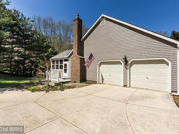3rd image of 103 Glenmore Ct
