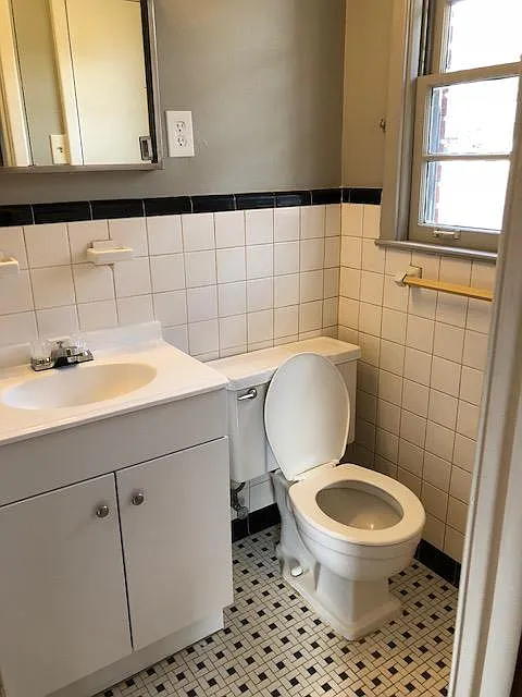 3 bed, 1600 sqft, $1,900 — Photo 3