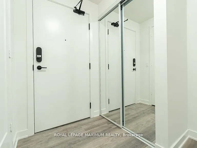 70 Princess St #2015-E — Photo 17