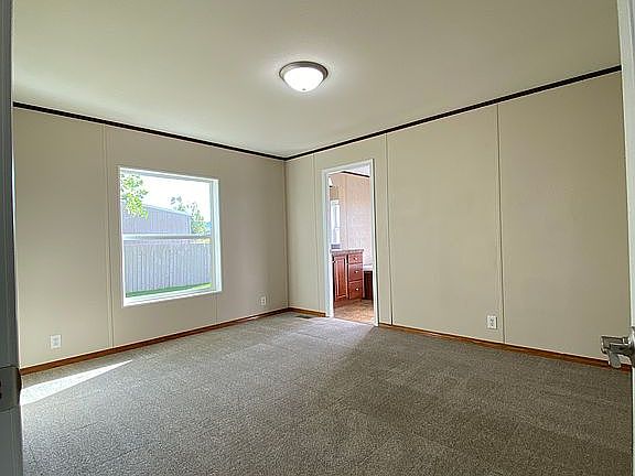 5th image of 143 Valley Dr