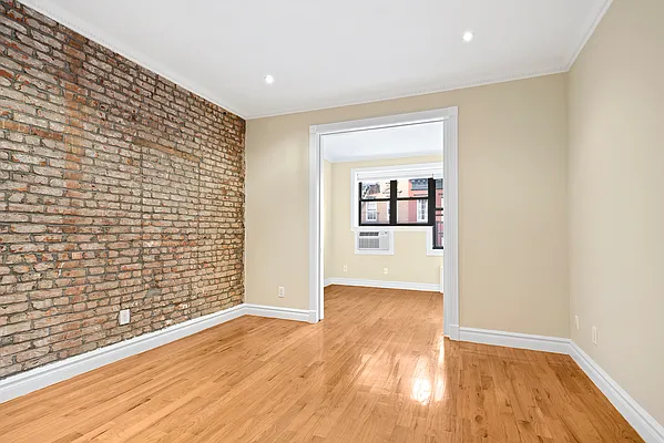 Rented by Cooper & Cooper Real Estate | media 9