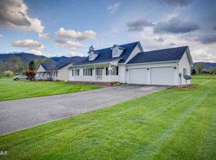 128 Greene Meadows Dr, Elizabethton, TN 37643