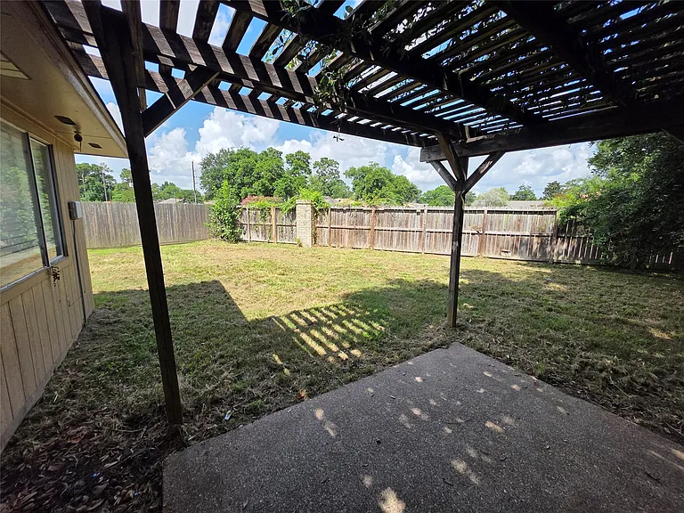 8607 Knoll Forest Dr — Photo 18