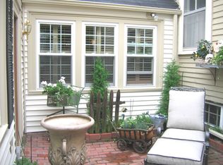 23 Charter St APT 5, Newburyport, MA 01950